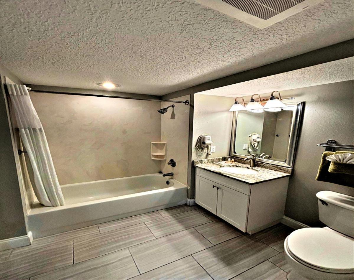 Vacation In Comfort And Luxury - 3 Bedroom Direct Oceanfront - Wyndham Ocean Walk Resort 2425 Дейтона-Бич Экстерьер фото